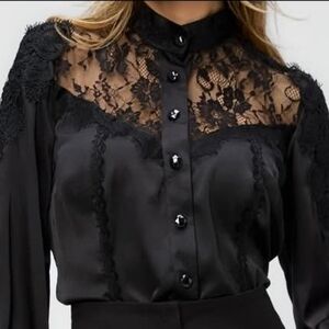 FOXY Jeans Black satiny blouse